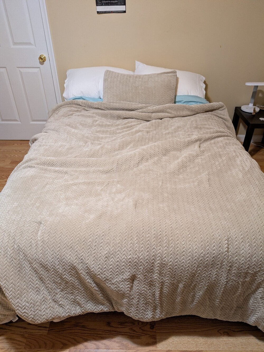 Chixpace Comforter And Pillowcase